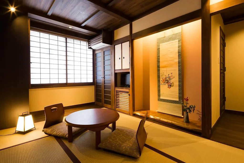 ***  קיוטו Matsubaya Ryokan יפן